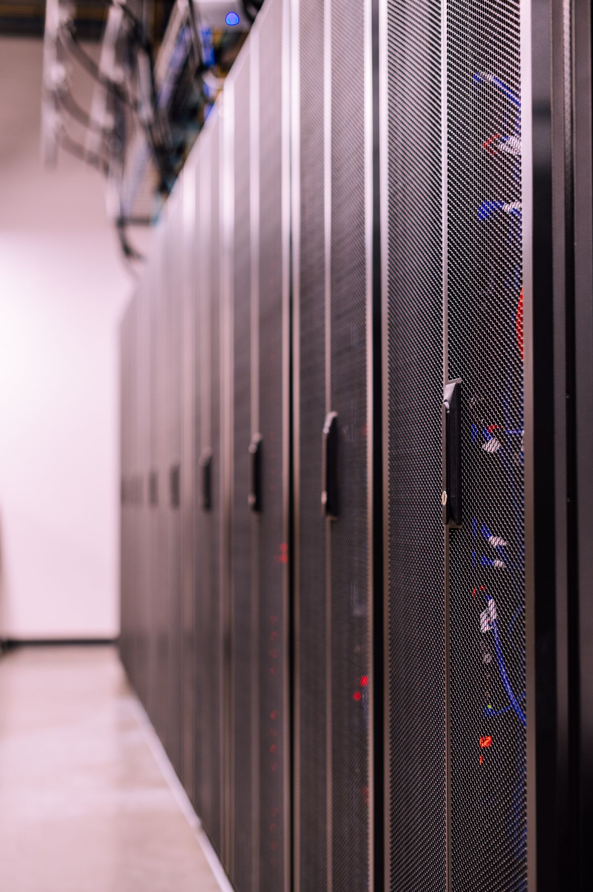 Mendesain Ruang Server dan IT Kantor yang Sering Terlupakan Saat Renovasi